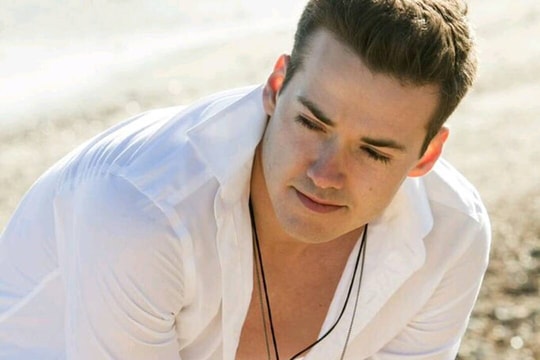 Vẻ điển trai của nam kỹ sư vừa đăng quang ‘Mr World 2019’