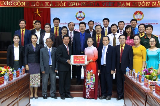 Bôlykhămxay mong muốn Nghệ An đào tạo đội ngũ cán bộ công tác mặt trận