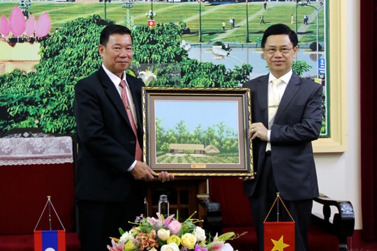 Nghệ An - Bôlykhămxay: Tăng cường trao đổi kinh nghiệm trong công tác mặt trận