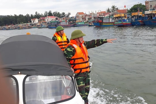 Người dân Nghệ An cấp tập chống bão số 4