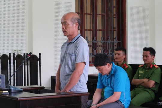 Vợ ngất xỉu khi nghe tin chồng tái phạm buôn 'hàng trắng'