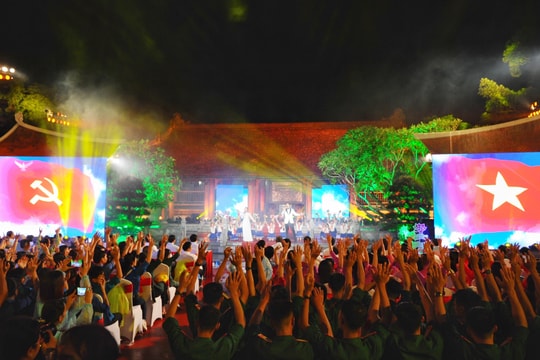 Xúc động chương trình cầu truyền hình trực tiếp 'Bài ca kết đoàn'