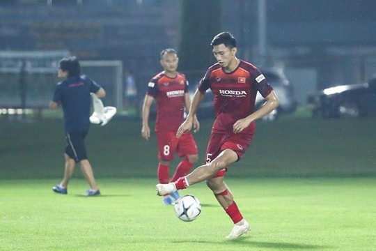 Chốt danh sách 24 cầu thủ sang Thái Lan: Trọng Hoàng, Văn Hậu vẫn có tên