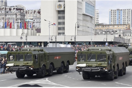 Siêu tàu dầu Iran 'biến mất' ngoài khơi Syria; Nga đưa tên lửa chống hạm lên đảo tranh chấp với Nhật