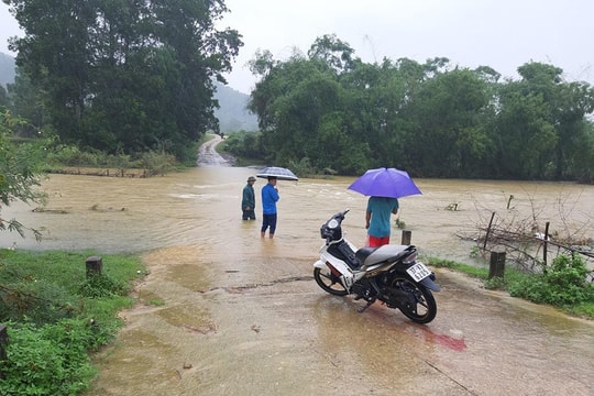 Mưa lớn gây úng ngập, sạt lở ở Thanh Chương, Nam Đàn