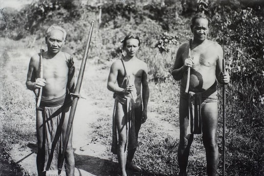 Những góc ảnh sống động của đồng bào dân tộc thiểu số Tây Nghệ cách đây gần 100 năm