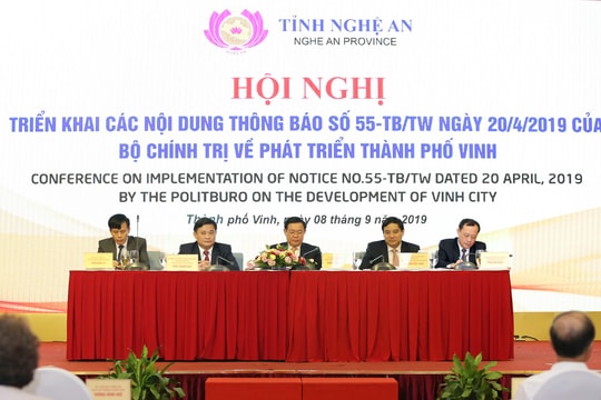 Bí thư Tỉnh ủy Nguyễn Đắc Vinh: Tạo sự bứt phá để Vinh trở thành nơi đáng sống