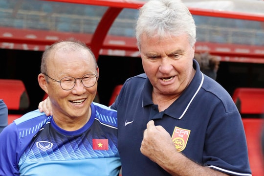 HLV Park thú vị khi đối đầu Guus Hiddink; Ronaldo ghi bàn khi bị CĐV hô tên Messi chế giễu