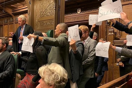 Quan chức Nga bị tình nghi làm gián điệp cho Mỹ; Hạ viện Anh 'bùng nổ' trước giờ đóng cửa