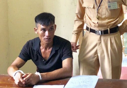 Cảnh sát giao thông vượt hơn 100km bắt đối tượng tàng trữ ma túy  