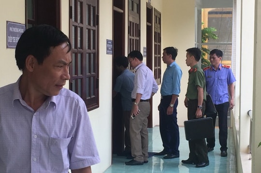 Danh sách 19 cán bộ, đảng viên có con được nâng điểm bị kỷ luật