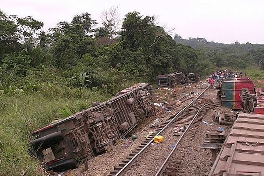 Tai nạn tàu hỏa thảm khốc, ít nhất 50 người chết