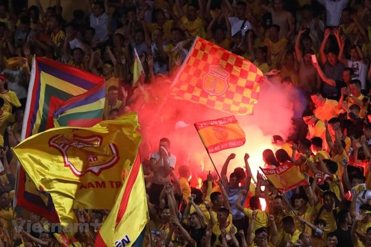 Sân Hàng Đẫy, CĐV Nam Định chính thức nhận án phạt từ VFF 