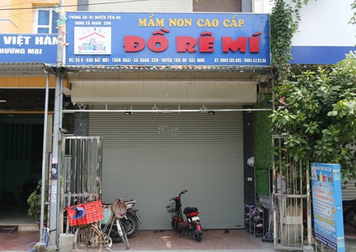 Cháu bé 3 tuổi bị bỏ quên trên xe ô tô đưa đón 7 tiếng đồng hồ