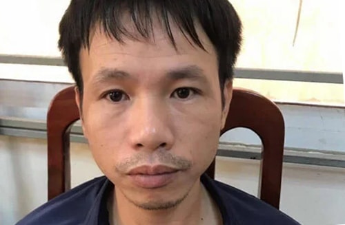 Cổ động viên bắn pháo sáng trên sân Hàng Đẫy bị bắt