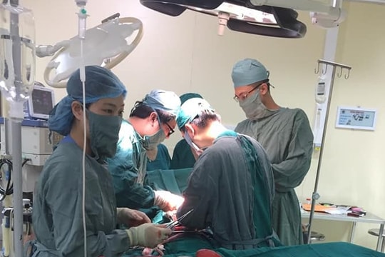 Hai điều dưỡng viên Nghệ An hiến máu, cứu sống bệnh nhân đa chấn thương