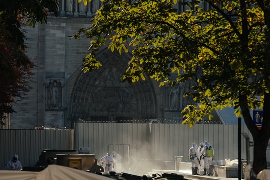 Nhiễm độc chì nghiêm trọng tại khu vực nhà thờ Đức Bà