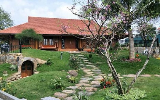 Cơ ngơi hoành tráng của nghệ sĩ hài Xuân Bắc