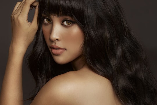 Hoa hậu Tiểu Vy khoe bộ ảnh sexy mê hoặc, kỷ niệm 1 năm đăng quang 