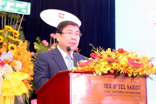 Chủ tịch UBND TP Hồ Chí Minh kêu gọi các doanh nghiệp quan tâm đầu tư vào Nghệ An