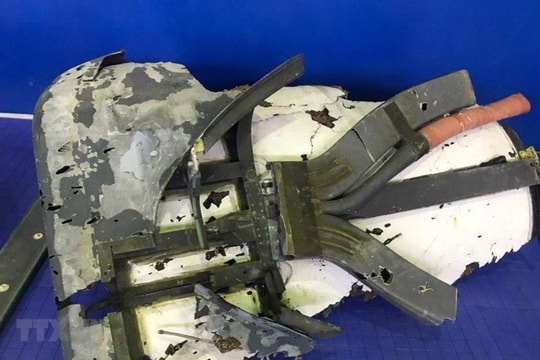 Iran trưng bày mảnh vỡ các máy bay không người lái của Mỹ bị bắn hạ