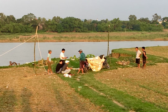 Phát hiện thi thể nam giới ở ven bờ sông Lam