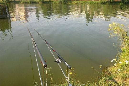 Một nam sinh lớp 12 ở Nghệ An đuối nước khi đi câu cá