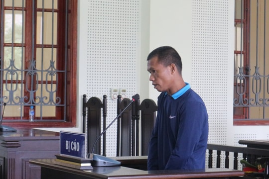 Người đàn ông cầm gậy đập vỡ hộp sọ anh họ