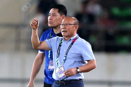 Công Phượng lại mài đũng quần trên ghế dự bị