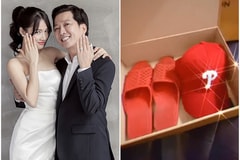 Nhã Phương 'khoe' quà độc chồng tặng nhân kỷ niệm 1 năm ngày cưới