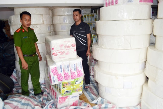 Phát hiện cơ sở sản xuất giấy ăn từ nguyên liệu không rõ nguồn gốc ở thành phố Vinh
