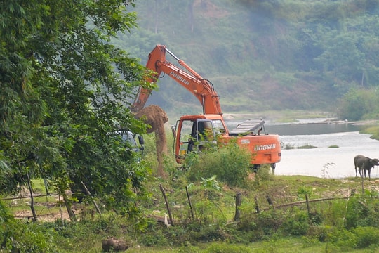 'Cát tặc' ở huyện miền núi Nghệ An