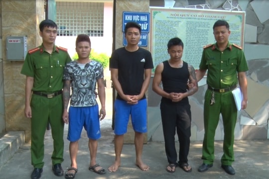 Một phụ nữ ở nước ngoài thuê 3 đối tượng ở Nghệ An ném bom xăng do ghen tuông 