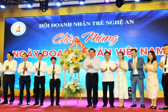 Chủ tịch UBND tỉnh: Luôn đồng hành và hỗ trợ cộng đồng doanh nghiệp trẻ phát triển