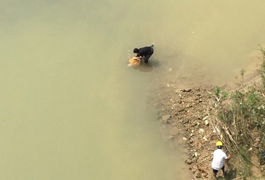 Đã tìm thấy thi thể cô gái nghi nhảy cầu tự tử trên cầu Dùng sáng nay