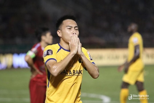 Hồ Khắc Ngọc có kế thừa xứng đáng vị trí Xuân Trường để lại?