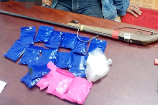 Khen thưởng chuyên án bắt con nghiện vận chuyển, tàng trữ lượng lớn ma túy