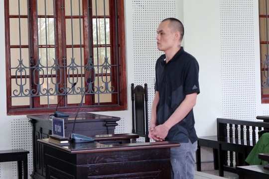 Gã thanh niên buôn 'hàng trắng', lao xe vào cảnh sát đầu thú sau 5 năm trốn nã