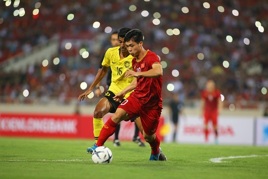 HLV Nguyễn Thành Vinh: Văn Lâm là điểm yếu, Công Phượng chơi hay