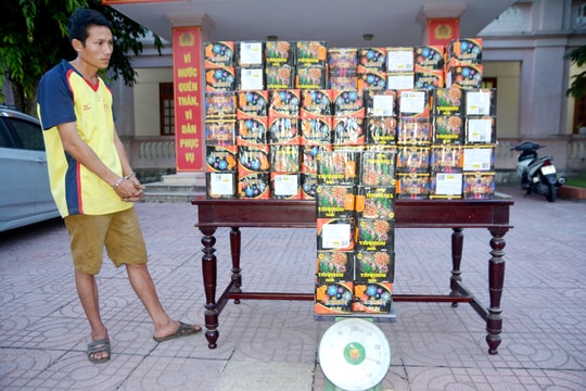 Triệt phá đường dây vận chuyển pháo từ Nam ra Bắc