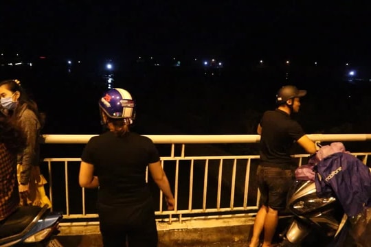 Trắng đêm tìm người đàn ông nghi nhảy cầu Bến Thủy tự tử