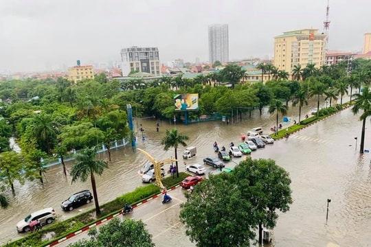 Sáng nay, nhiều trường ở Nghệ An cho học sinh nghỉ học vì mưa lớn