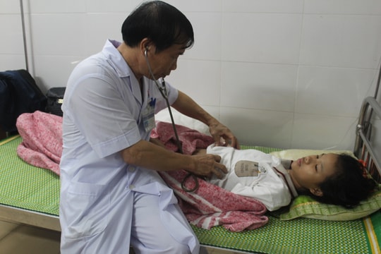 5 học sinh Nghệ An bị sét đánh kinh hoàng trên đường đi học về