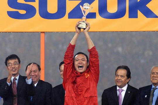 Cựu thủ môn SLNA Dương Hồng Sơn làm thuyền trưởng U21 Việt Nam