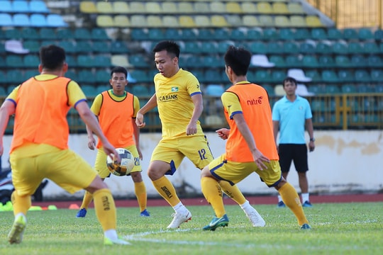 Bữa ‘tất niên’ tẻ nhạt trên sân Vinh?