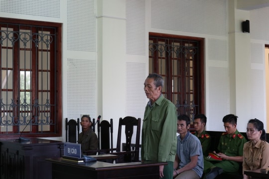 Bố 80 tuổi chém con trai tử vong vì bị mắng chửi