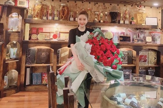 Chồng sắp cưới của ca sĩ Bảo Thy là đại gia xứ Nghệ?