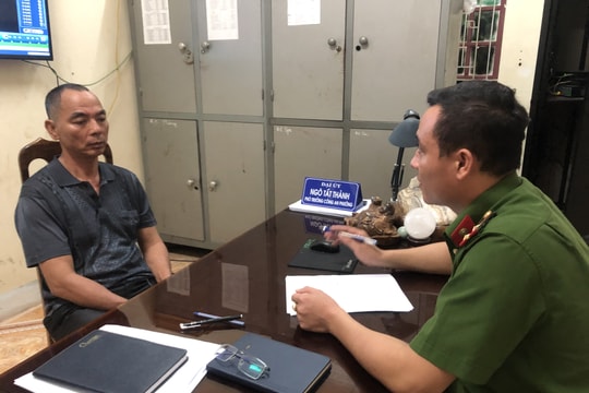 Công an triệu tập người vứt lợn dịch chết trên cầu ở Nghệ An