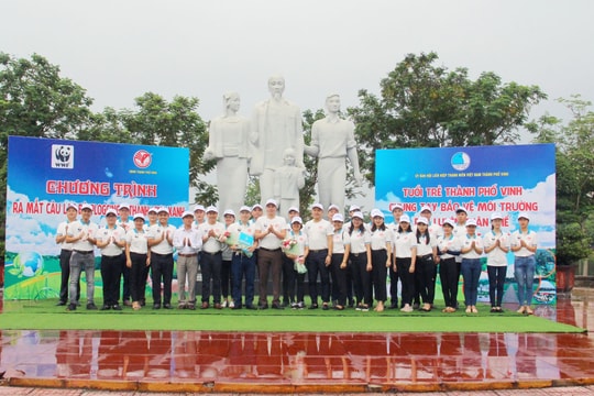 Ra mắt câu lạc bộ 'chạy bộ kết hợp nhặt rác' đầu tiên ở Việt Nam tại TP. Vinh, Nghệ An