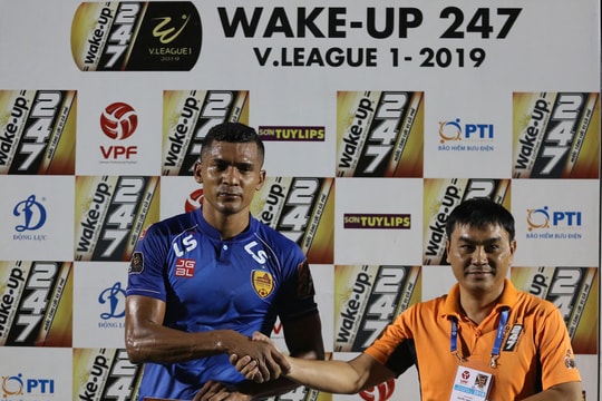 Nhìn Santos của Quảng Nam, lại nhớ Di Canio của West Ham năm nào